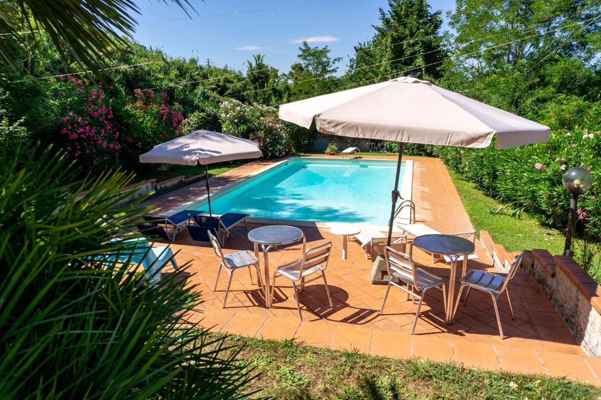 Villa Nerone B&B Lorenzana Exterior foto